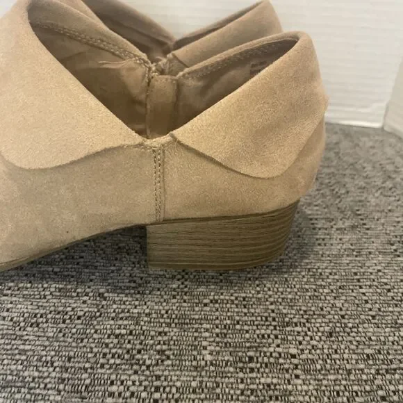 American Eagle Booties Women’s Size 12  Tan Faux Suede Low‎ Heel Ankle Boots Zip - Picture 5 of 15